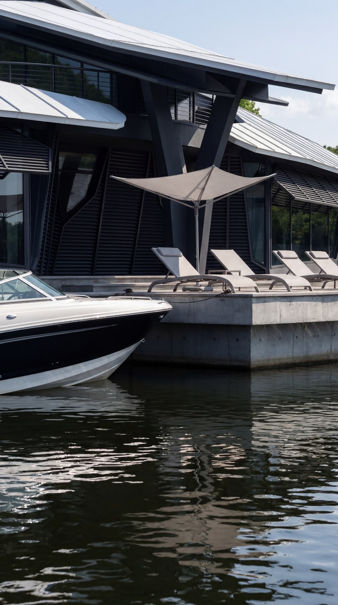 CyberHouse Boat gallery image 2.3